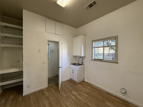 1331 W 8th Ave in Chico, CA - Building Photo - Building Photo