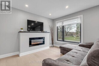 10 Bayside Ave in Hamilton, ON - Building Photo - Building Photo