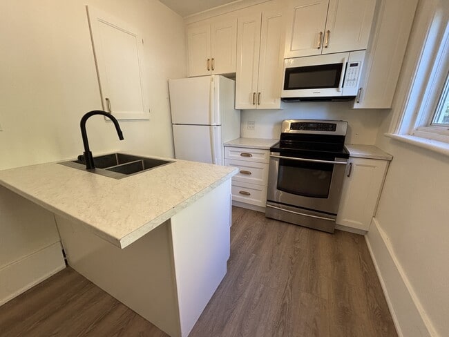 property at 61 William St S