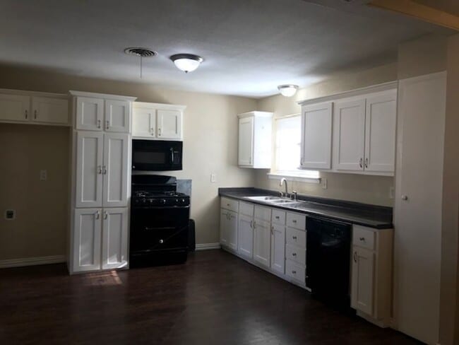 3722 Lisa Ln in Mesquite, TX - Building Photo - Building Photo