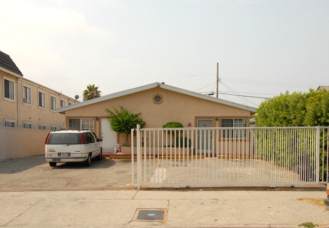 1626 W 209th St in Torrance, CA - Foto de edificio - Building Photo