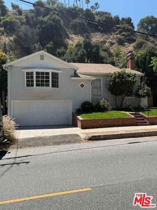 2515 Canyon Dr in Los Angeles, CA - Building Photo - Building Photo