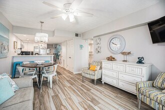 7310 Seawall Blvd, Unit 210 in Galveston, TX - Building Photo - Building Photo
