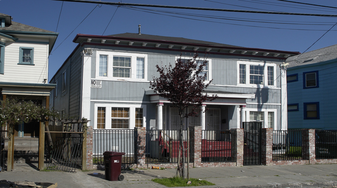 856 Mead Ave in Oakland, CA - Foto de edificio