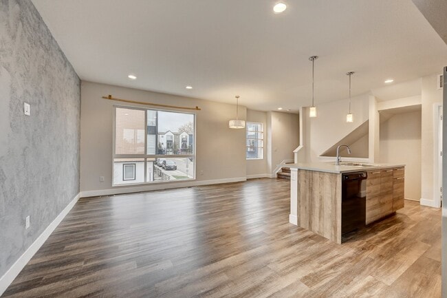 5671 W 11th Pl in Lakewood, CO - Building Photo - Building Photo