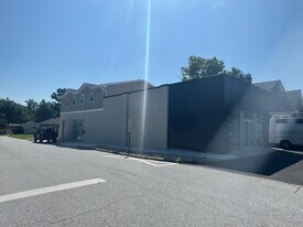 947 N Providence Rd, Unit A in Media, PA - Building Photo