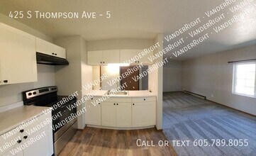 425 S Thompson Ave in Sioux Falls, SD - Building Photo - Building Photo