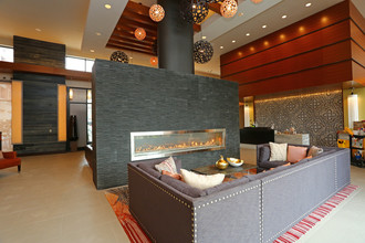 ICON Residences at The Rotunda in Baltimore, MD - Foto de edificio - Lobby