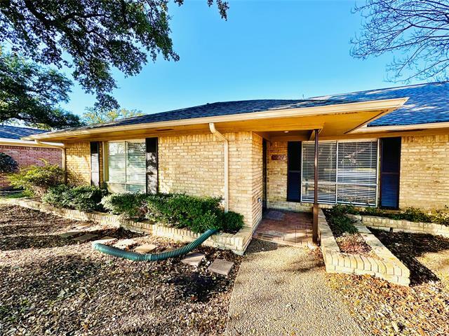 7721 Village Trail Dr in Dallas, TX - Building Photo