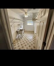 9 W Adams Dr in Sauget, IL - Foto de edificio - Building Photo