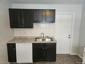 9332 Lamont St in Livonia, MI - Building Photo - Building Photo