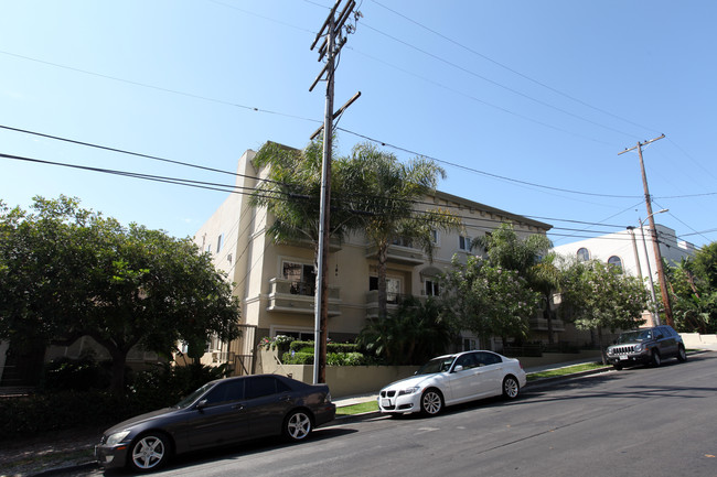 11540 Rochester Ave in Los Angeles, CA - Building Photo - Building Photo