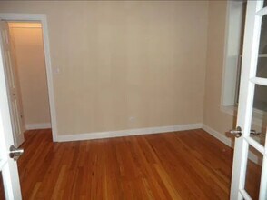 7211 N Damen Ave in Chicago, IL - Building Photo - Building Photo