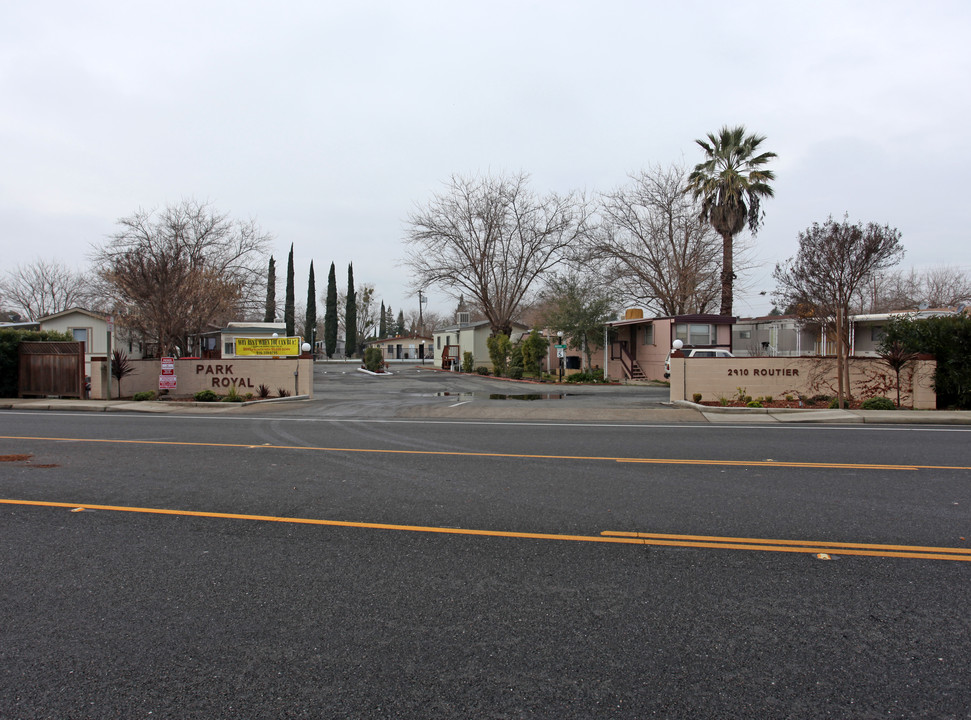 Park Royal Estates in Sacramento, CA - Foto de edificio