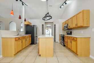 809 Clear Brook Ct in Fruitland Park, FL - Building Photo - Building Photo