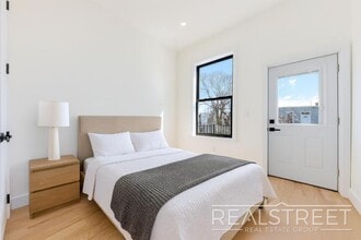 Brand New 4 Bed, 2 Bath with In-Unit Laund in Brooklyn, NY - Building Photo - Building Photo