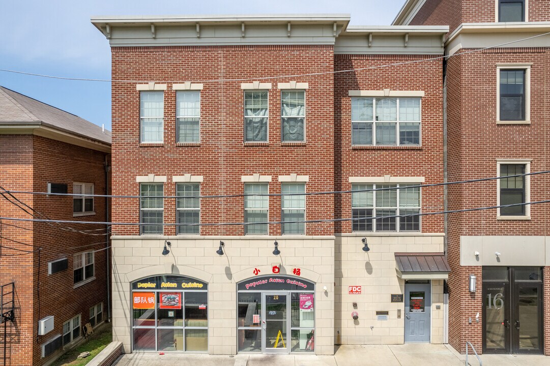 18-20 S Poplar St in Oxford, OH - Building Photo