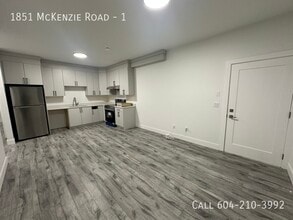 1851 McKenzie Rd in Abbotsford, BC - Building Photo - Building Photo