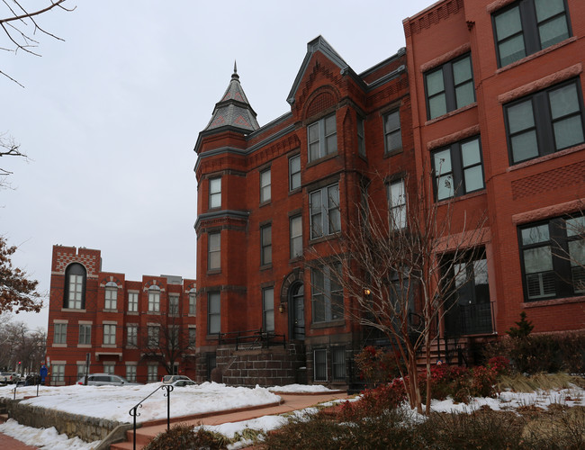 Cavendish Condominiums in Washington, DC - Building Photo - Building Photo