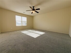 902 Oakwood Ln in Centerton, AR - Building Photo