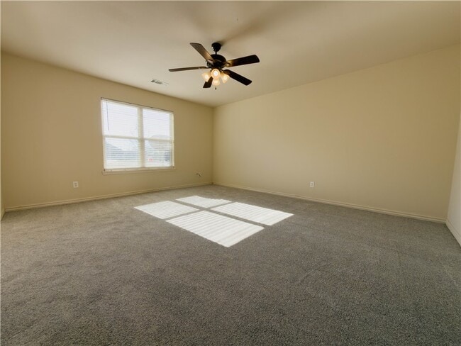 property at 902 Oakwood Ln