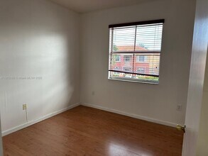 11479 NW 60th Ter in Doral, FL - Building Photo - Building Photo