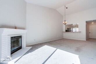 3527 Somerset Way in Carlsbad, CA - Building Photo - Building Photo