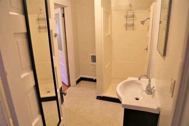 110 NW 23rd St in Corvallis, OR - Foto de edificio - Building Photo