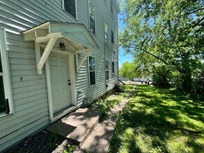 2122 W 4th St-Unit -#1 in Duluth, MN - Foto de edificio - Building Photo