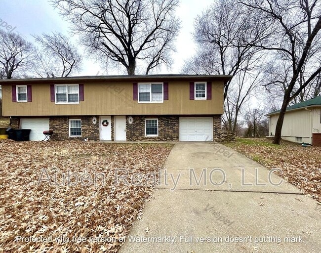 property at 7211 Montana Ave