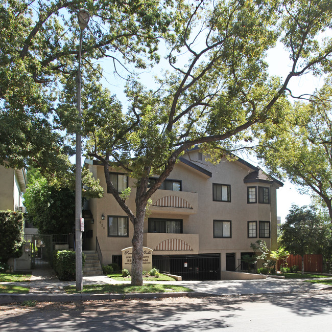 430 E San Jose Ave in Burbank, CA - Foto de edificio - Building Photo