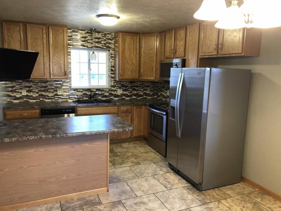 902 S Newcomb Ave in Sioux Falls, SD - Building Photo