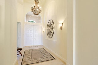 528 Les Jardin Dr in Palm Beach Gardens, FL - Foto de edificio - Building Photo