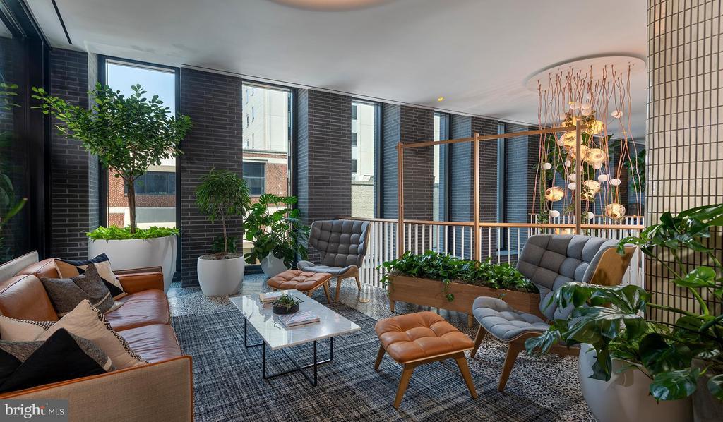4710 Elm St in Bethesda, MD - Building Photo
