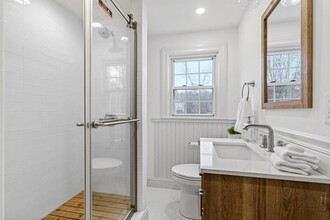 104 Mishawum Rd in Woburn, MA - Building Photo - Building Photo