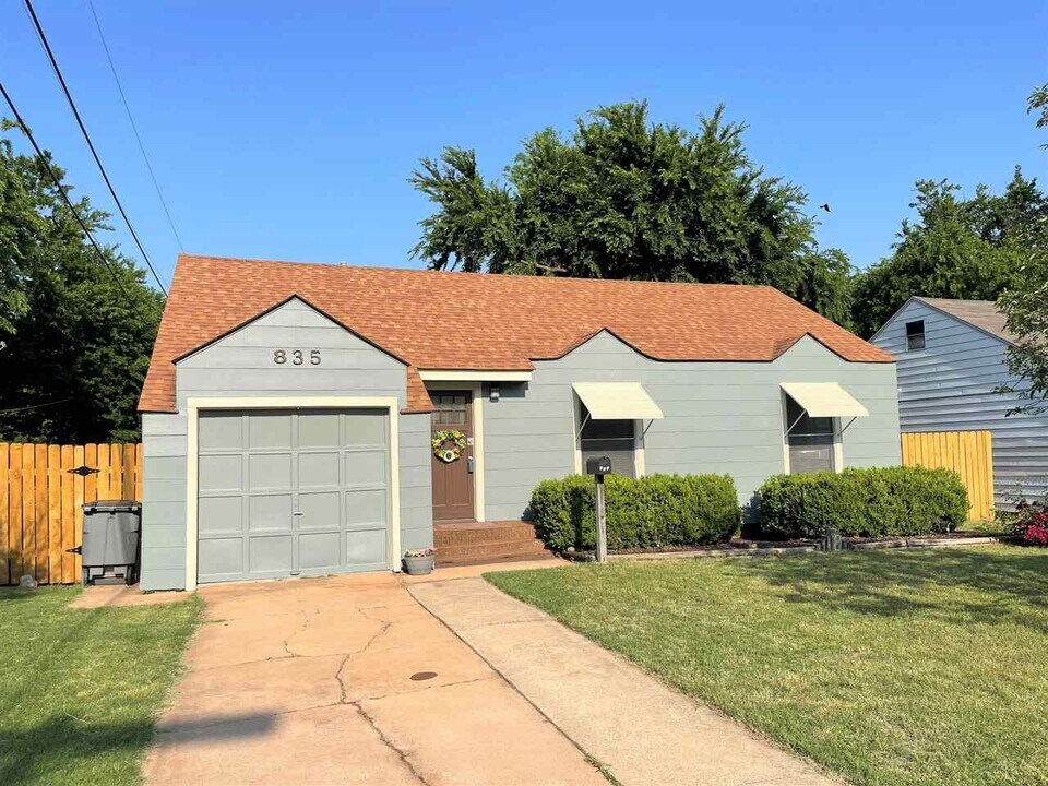 835 NW 17th St in Lawton, OK - Foto de edificio