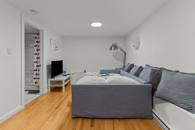 29 Cabot St, Unit SI FL3-ID1438825P in St John's, NL - Building Photo - Building Photo