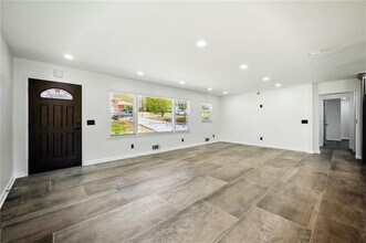 681 Fielding Ln SW in Atlanta, GA - Building Photo - Building Photo