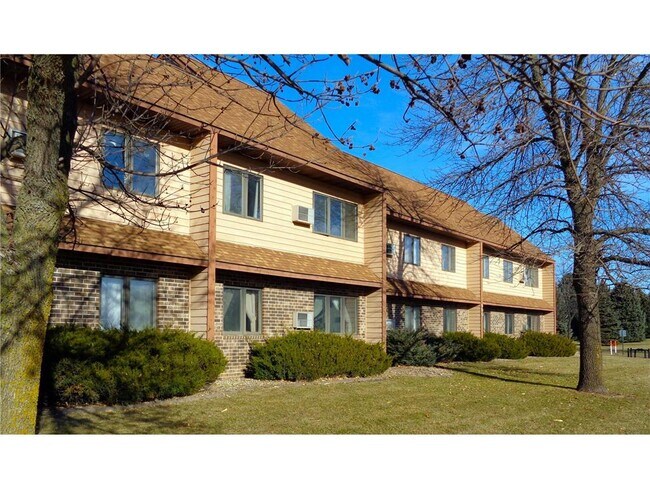 910 Hengen St in Fairmont, MN - Building Photo - Building Photo