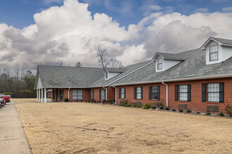 The Reef in Pine Bluff, AR - Building Photo - Building Photo