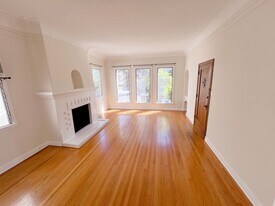 447 N Curson Ave in Los Angeles, CA - Building Photo