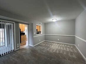 5400 Cedar Ln in Columbia, MD - Building Photo - Building Photo