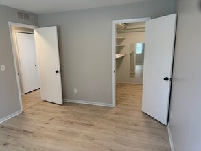 43256 Mound Rd, Unit 502 in Sterling Heights, MI - Building Photo - Building Photo