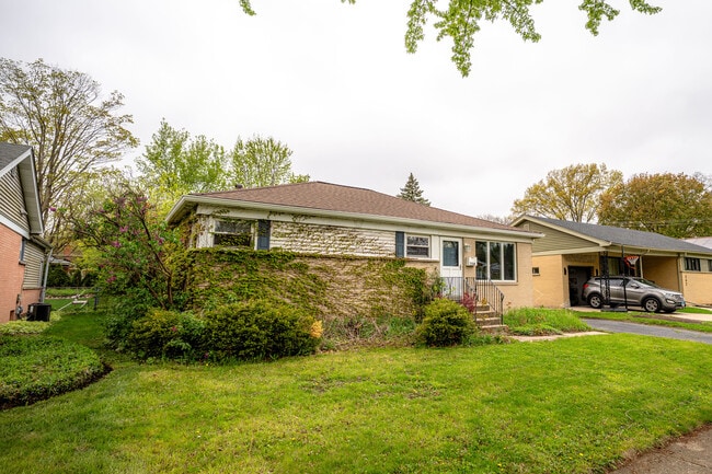 property at 238 N Yale Ave