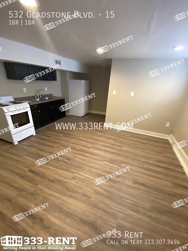 532 Gladstone Blvd in Kansas City, MO - Building Photo - Building Photo