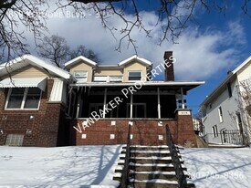 859 Kenmore Blvd in Akron, OH - Building Photo