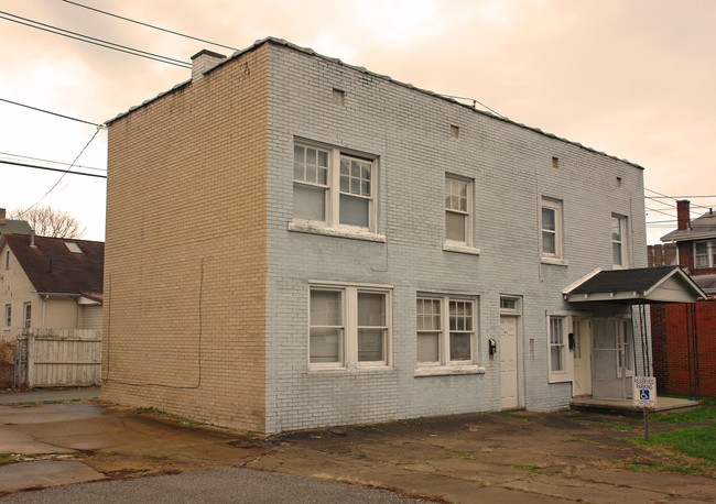2307 Washington St E in Charleston, WV - Foto de edificio - Building Photo