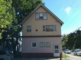 2690 S 10th St, Unit B in Milwaukee, WI - Building Photo
