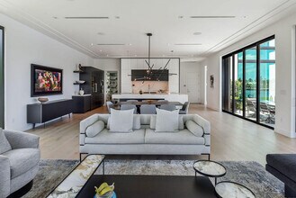 718 SE 7th St in Delray Beach, FL - Foto de edificio - Building Photo
