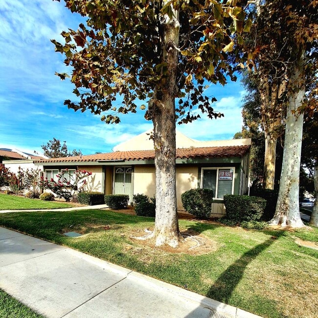 property at 1304 Camelot Dr